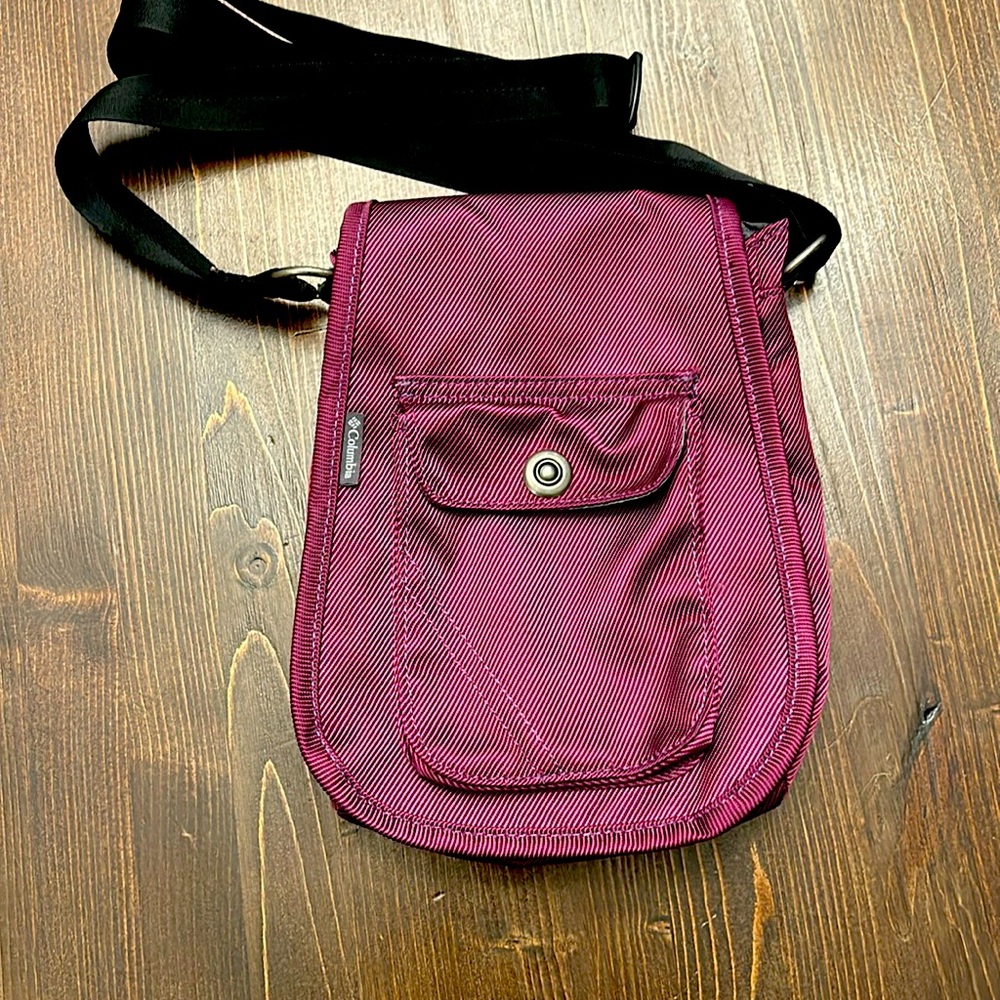 Columbia crossbody bag